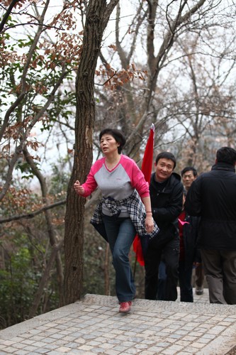2011年三八妇女节登山活动